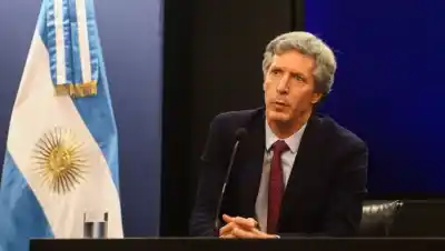 Bausili anticipó cuándo bajará la inflación y lanzó una advertencia sobre los créditos en dólares