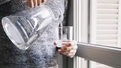 El frío no apaga la sed: por qué tu cuerpo sigue pidiendo agua en invierno