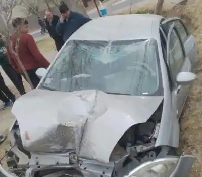 Se desvaneció al volante y terminó incrustada contra un poste en plena Ruta 40