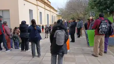 Toman la Escuela 995 de Andalgalá: la medida que podría dejar sin clases a cientos de alumnos