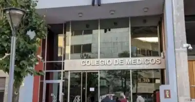 ¿Tribunal de disciplina implícito? La dura respuesta del Colegio de Médicos a un diputado