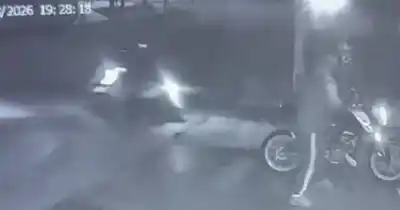 La reacción del policía que dejó sin palabras a los motochorros en San Carlos