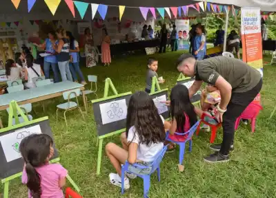Festejo popular en Colonia Las Cuatro Esquinas por el Día del Niño