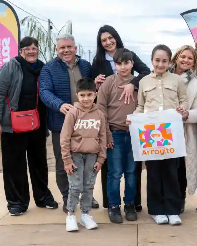 El sueño de la casa propia: Benedetti entregó 16 nuevas viviendas en Arroyito