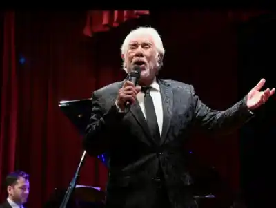 A los 88, Raúl Lavié revela el secreto de su transformación en el escenario