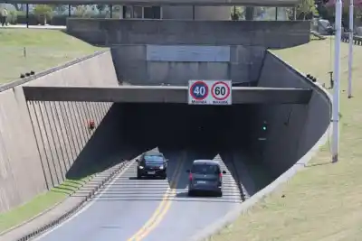 Así está el Túnel Subfluvial: lluvia, calzada peligrosa y desvíos que complican el cruce