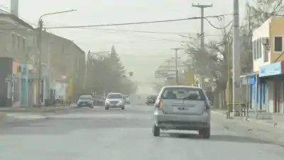 El calor ya se siente en el Alto Valle, pero el viento no da tregua: así estará el tiempo este miércoles