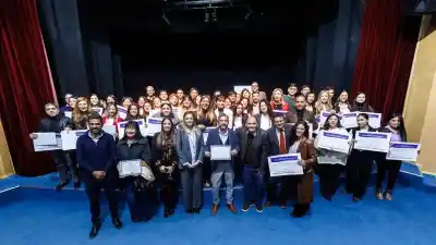 Más de 64 profesionales recibieron su diploma en Comunicación Política y Derechos Humanos