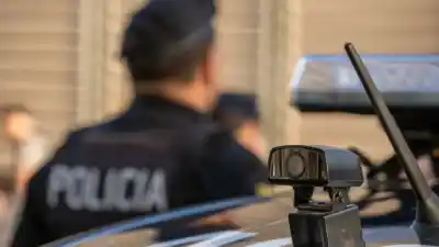Un Fiat 147 atrapado en una acequia delató a un ladrón en Godoy Cruz