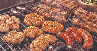 ¿Sabés qué va primero en la parrilla? El orden que evita que el asado se arruine