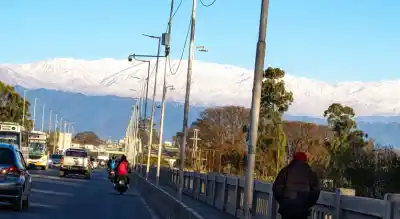 El impactante paisaje que sorprendió a todos en Tucumán: los cerros amanecieron nevados