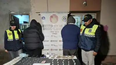 Cayó un kiosco de drogas en Famaillá: secuestraron cocaína, marihuana y dinero en efectivo
