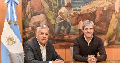 El acuerdo que firmó Cornejo con Caputo: Mendoza deberá pagar más de $212 mil millones
