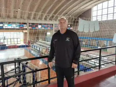 Un deportista becado agredió al director de Deportes de Chacabuco y terminó en el hospital