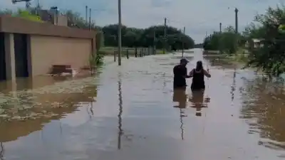Emergencia en la zona sur: El río Dulce sorprende a vecinos y deja una escena desoladora