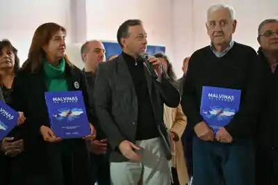 El libro que 'malviniza' Villa Mercedes: ¿qué secretos guardan sus 79 testimonios?