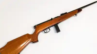 Ingresó a un aula con un rifle y la Justicia tomó una decisión que nadie esperaba