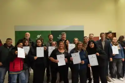 Un papel que cambia vidas: 78 familias entrerrianas recibieron la escritura de sus casas