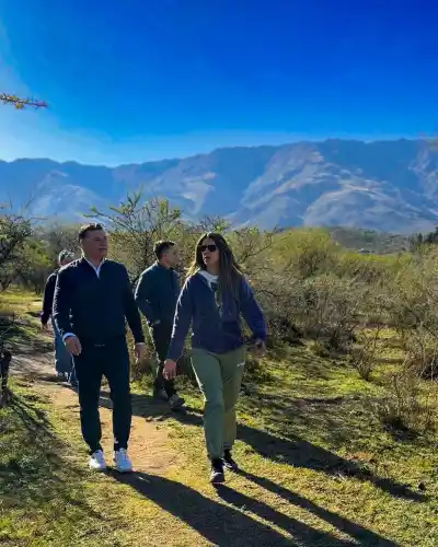 El recorrido de Capitani por La Población que revela un secreto turístico