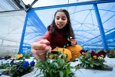 Recorrió 120 km para aprender: la única alumna de una escuela rural de Pocho y su visita al vivero de la Capital