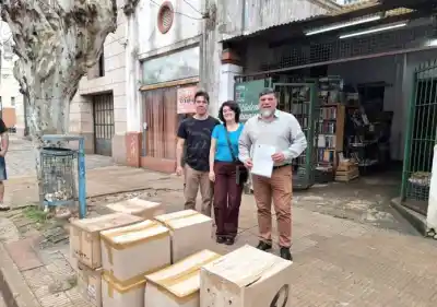 Compraron 550 libros a la histórica librería La Palma y le dieron un respiro a la familia