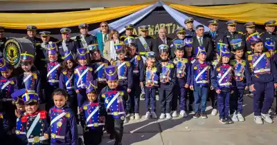 De la cárcel a las aulas: la banda que rompe el molde y ya conquista escuelas