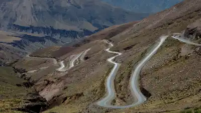 El secreto de la Ruta 52 para no quedarte sin frenos: la técnica que recomienda la Policía