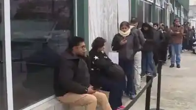 ¿Qué pasó en Caballito? 10.000 personas, 600 empleos y una fila que no terminaba