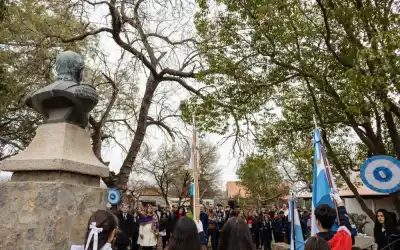 La marcha que une generaciones: la Escuela Normal vuelve a caminar por la memoria