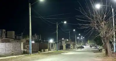 El plan que está transformando las noches en 9 de Julio: el barrio Elías Amado ya tiene nueva iluminación
