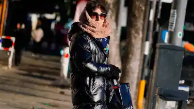 El sol asoma en Rosario, pero el frío se apodera de la ciudad