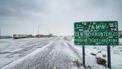 Paso de Jama: el frío extremo y los camiones varados disparan las atenciones sanitarias