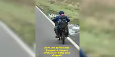 El noble gesto de un camionero misionero que emocionó a las redes al escoltar a un padre y su hijo en moto