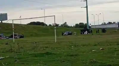 Rosario: un exprefecto jubilado fue ejecutado mientras trabajaba de chofer y un detalle en su auto desconcertó a los investigadores