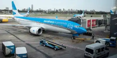 Impacto directo en tu bolsillo: Aerolíneas Argentinas anuncia recargo en pasajes por el alza del combustible