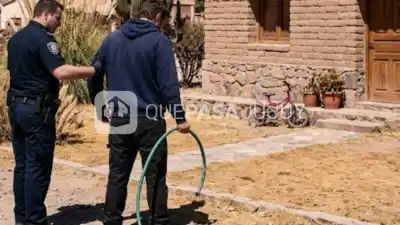 Atacó a su pareja con una manguera y también golpeó a su hija: la insólita discusión que desató la violencia