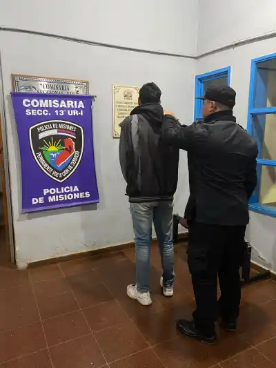 Impactante hallazgo en Oberá: un hombre tenía el pie sobre el cuello de su pareja