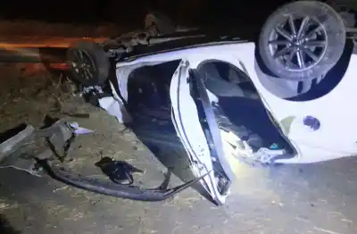 Un joven volcó su auto tras chocar contra un camión en Quines: el dato que sorprendió a la policía