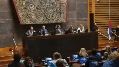 Doble aprobación en Misiones: transparencia para el FET y un predio para la Policía retirada