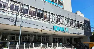Madres de personas con discapacidad acampan frente a IOMA: "No reclamamos privilegios, reclamamos derechos"