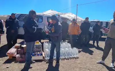 Nevadas extremas en Jama: así asisten a los varados en la frontera con Chile