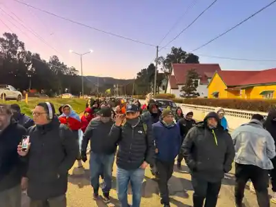 ¿Sin plata para pagar los sueldos? Los choferes de Comodoro revelan detalles del conflicto que estalla en las calles