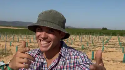 Gana 1.540 euros al mes y no consigue trabajadores: el drama de un joven agricultor español