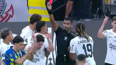 El VAR despertó en el complemento y expulsaron a un jugador de Corinthians en el duelo con Central