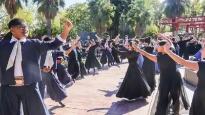 La Escuela de Danzas de Guaymallén despliega su talento en la Plaza del Encuentro