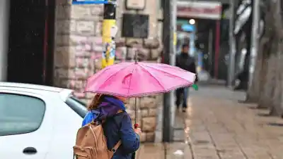 El frío vuelve al Alto Valle: lluvias aisladas y un fin de semana fresco que no da tregua