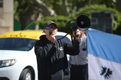 El video que complica al líder de los taxistas de San Juan