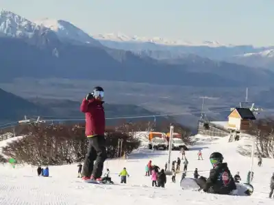 El pronóstico que ilusiona a los amantes de la nieve: la primavera podría estirar la temporada en la montaña
