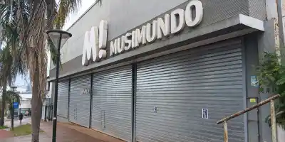 Un empleado de Musimundo perdió su trabajo tras 25 años y ahora no cobra su indemnización: “Jugaron sucio”