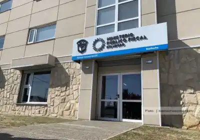 Violencia de género en Bariloche: imputado por agredir a su expareja, romper viviendas y amenazar con un arma